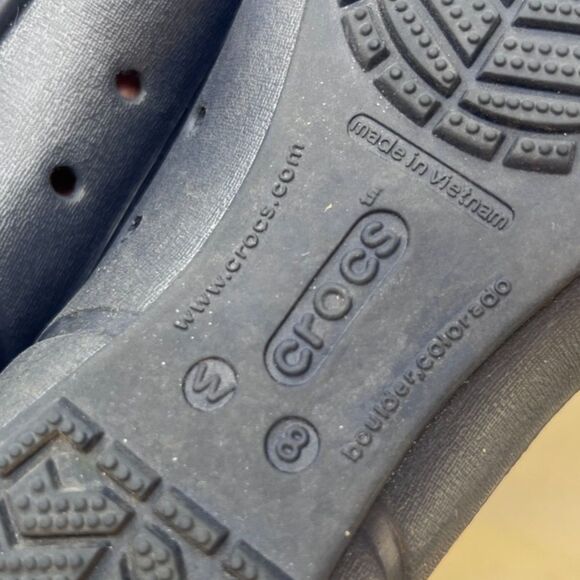 CROCS Navy Blue Silver Mirror Cap Toe Slip On Ballet Flat Size W8 - Picture 10 of 11